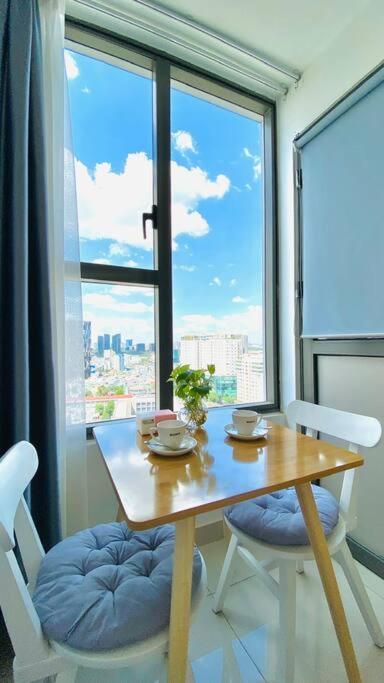 Rivergate - High Floor Studio Free Pool, Esim For Booking Over 5 Nights Apartment Ho Chi Minh City Exterior photo